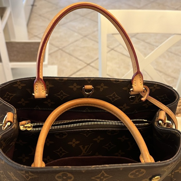 LOUIS VUITTON Monogram Montaigne BB - Picture 10 of 15